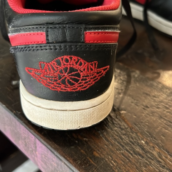 Nike Air Jordans size 8 - Picture 4 of 10